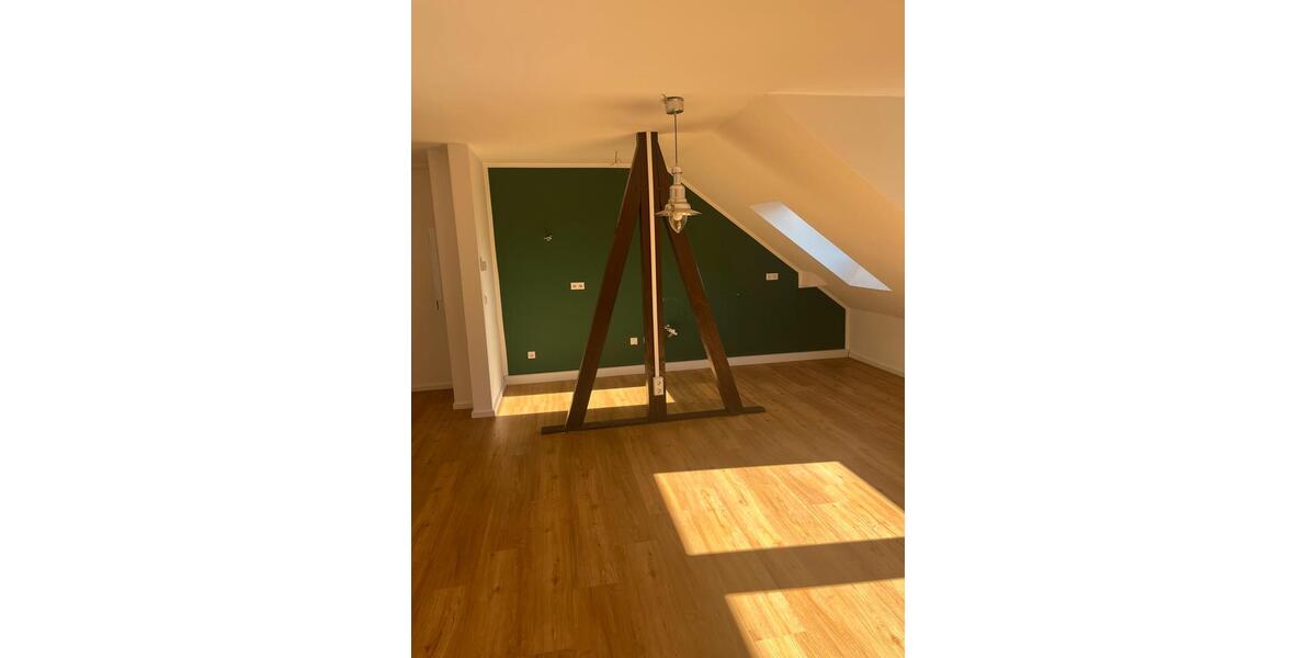 Dachgeschoßwohnung Oberhausen Alsfeld - 2.5 Zimmer, 86 m&sup2;, 845&euro; | Angebot:25641567