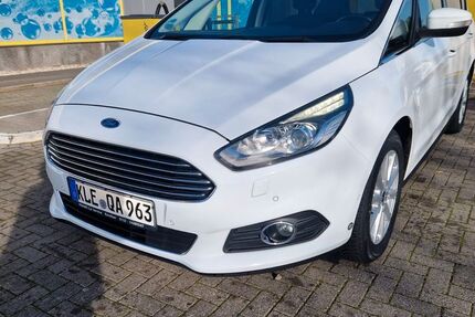 Ford S-Max 77.000 km 16.900 &euro; Krefeld 47803
