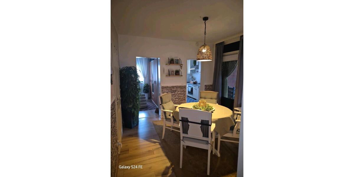 Etagenwohnung Duisburg Huckingen - 4.5 Zimmer, 96 m&sup2;, 280.000&euro; | Angebot:24827061