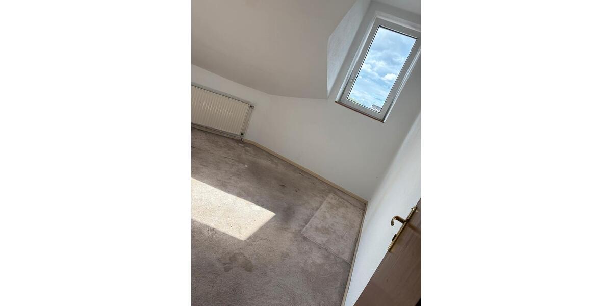 Dachgeschoßwohnung Krefeld Gartenstadt - 6 Zimmer, 109 m&sup2;, 330.000&euro; | Angebot:27413714