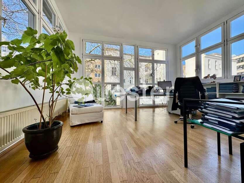 Büro in Duisburg 2.340 € 260 m²