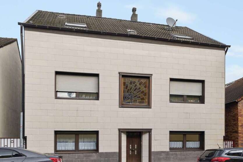 Haus zum Kaufen in Essen 395.000 € 247 m²