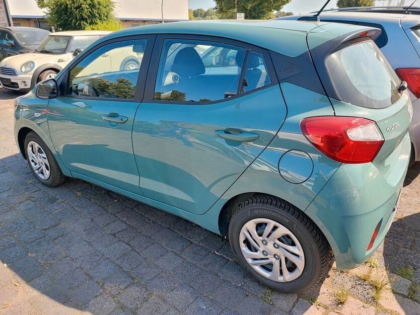 i10