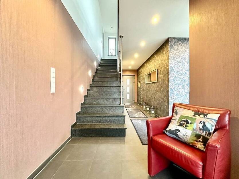 Architektenhaus und Mehrfamilienhaus auf großem Grundstück in gefragter Wohnlage