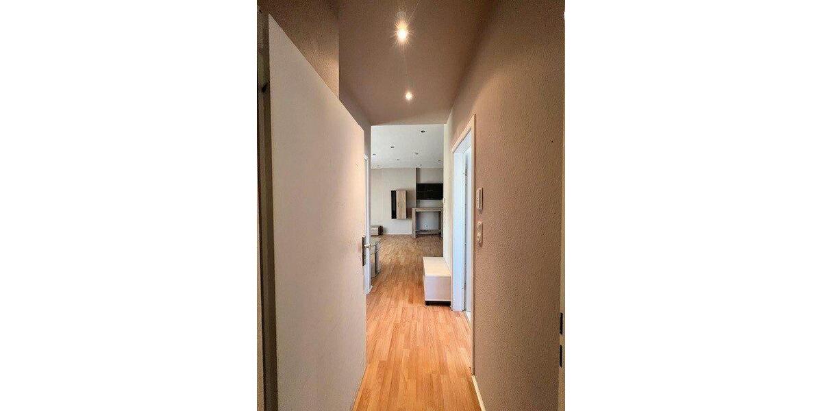 Dachgeschoßwohnung Krefeld Cracau - 2 Zimmer, 46 m&sup2;, 430&euro; | Angebot:26380182