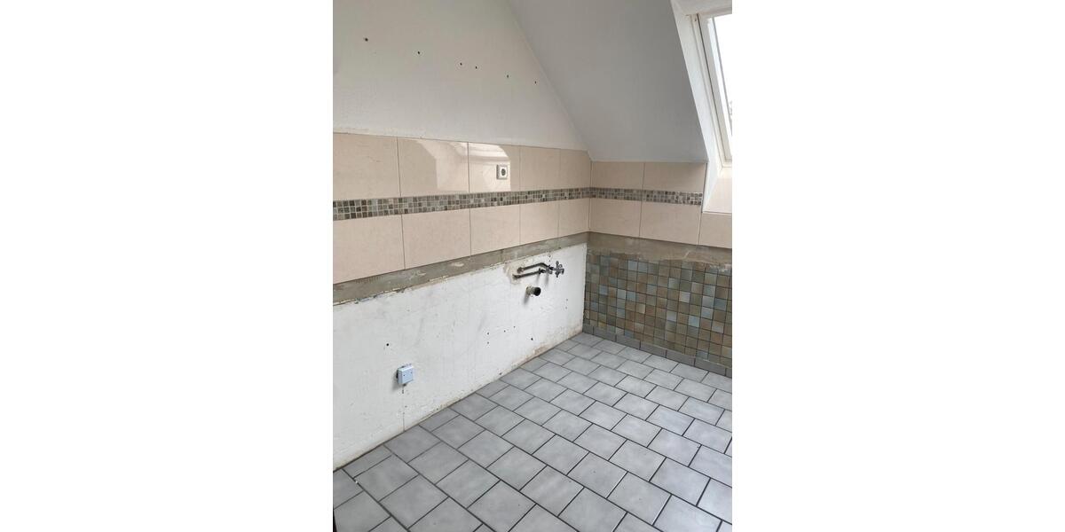 Dachgeschoßwohnung Velbert Pöthen - 3 Zimmer, 68 m&sup2;, 430&euro; | Angebot:26338384