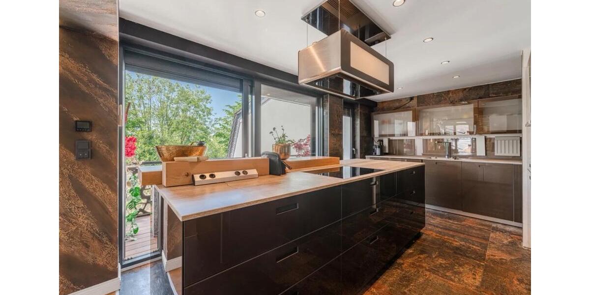 Einfamilienhaus Essen Stadtbezirk IX - 7 Zimmer, 307 m&sup2;, 300&euro; | Angebot:25396674