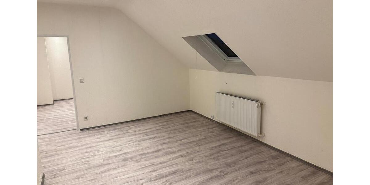 Dachgeschoßwohnung Krefeld - 2 Zimmer, 62 m&sup2;, 700&euro; | Angebot:25469982