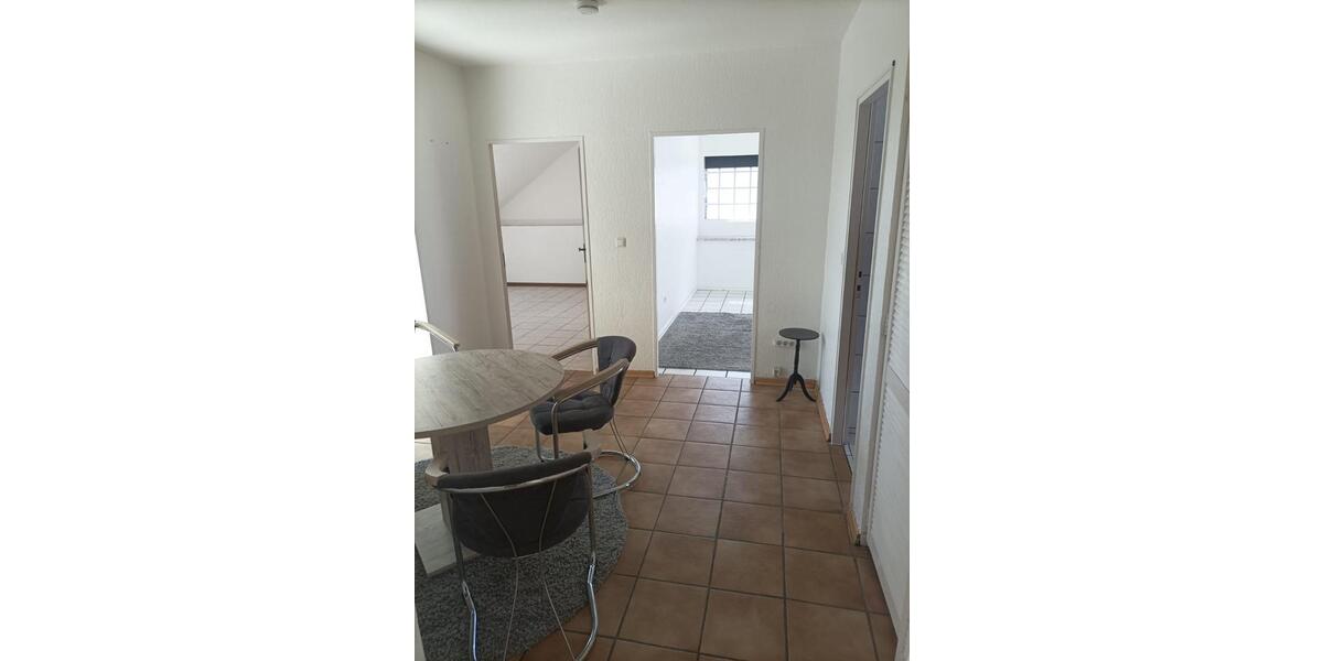 Dachgeschoßwohnung Essen Stadtbezirk VI - 3 Zimmer, 80 m&sup2;, 598&euro; | Angebot:25612904