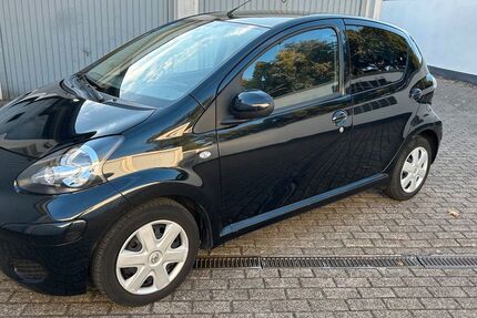Toyota Aygo (X) 59.480 km 4.645 € Oberhausen 46047