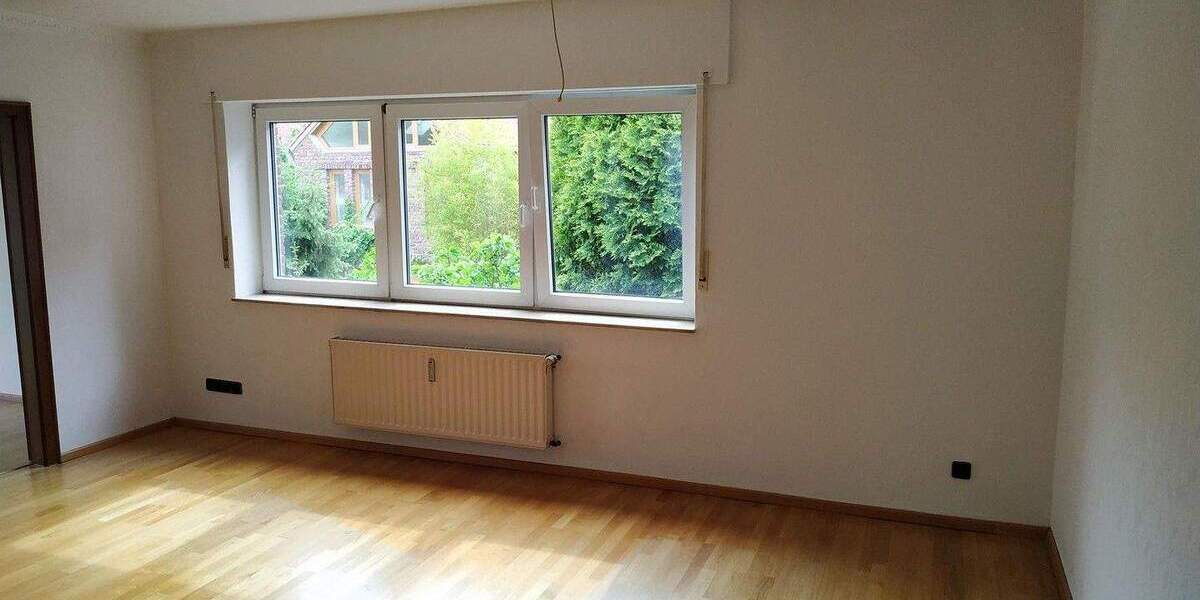 Etagenwohnung Krefeld Hüls - 2 Zimmer, 74 m&sup2;, 850&euro; | Angebot:25044942