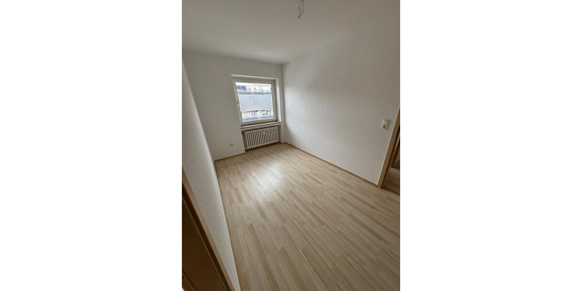 Etagenwohnung Moers Rheinkamp - 4 Zimmer, 95 m&sup2;, 890&euro; | Angebot:25616652