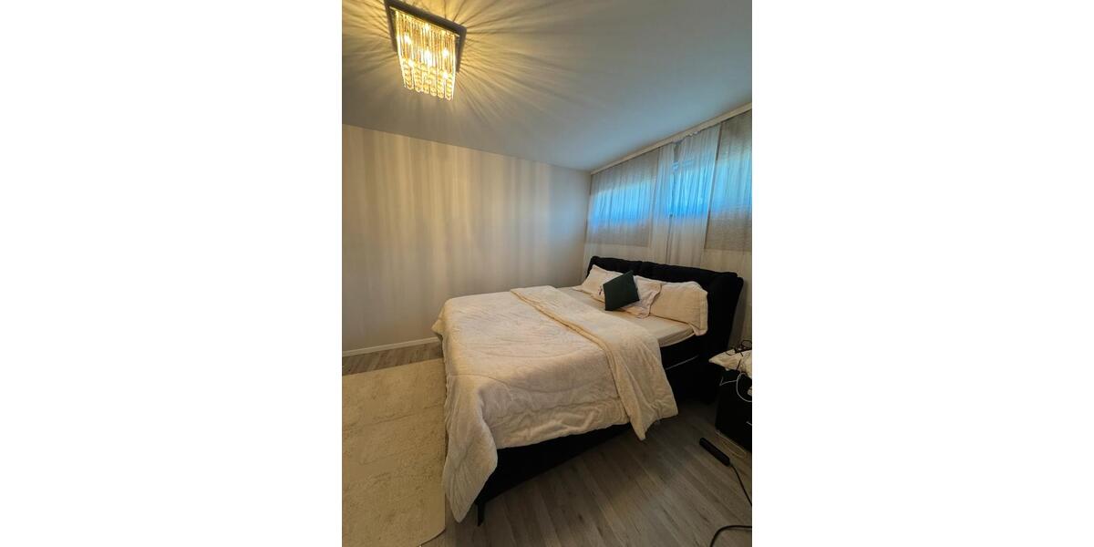 Erdgeschoßwohnung Krefeld - 4 Zimmer, 150 m&sup2;, 1.610&euro; | Angebot:26286786
