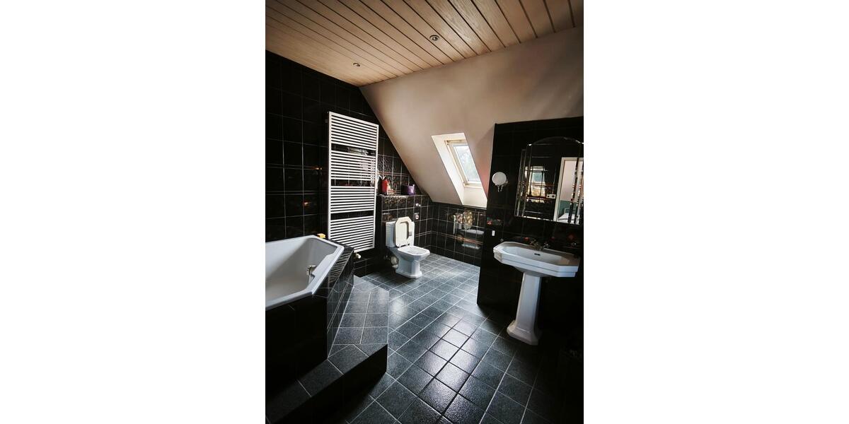 Dachgeschoßwohnung Schermbeck - 4 Zimmer, 110 m&sup2;, 329.000&euro; | Angebot:27096130