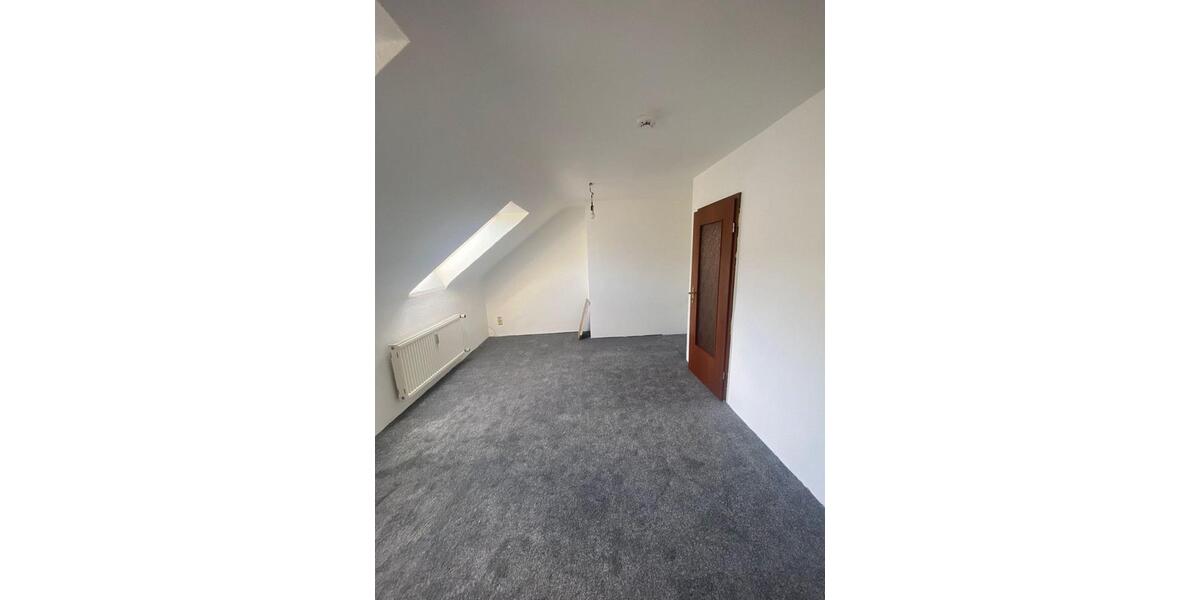 Dachgeschoßwohnung Duisburg Duisburg-Mitte - 2 Zimmer, 65 m&sup2;, 494&euro; | Angebot:25052498