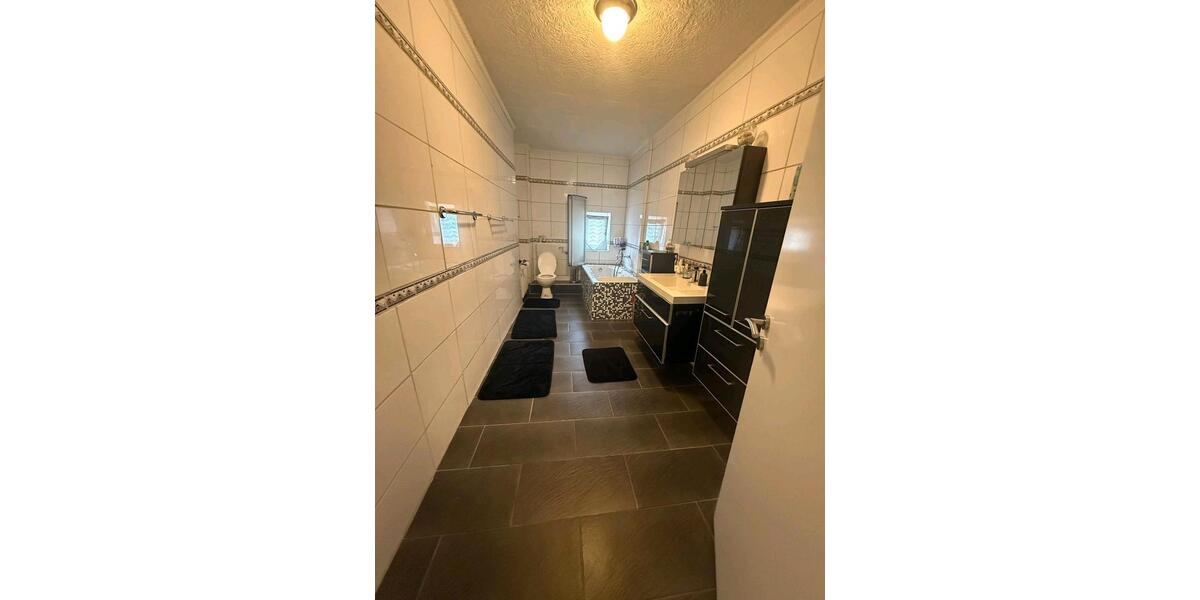 Mehrfamilienhaus, Wohnhaus Duisburg Hamborn - 10 Zimmer, 245 m&sup2;, 350.000&euro; | Angebot:25625233