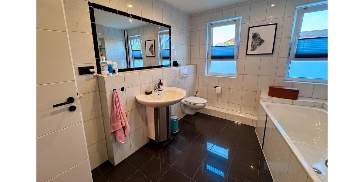 Reihenhaus Willich - 6 Zimmer, 180 m&sup2;, 630.000&euro; | Angebot:27016283