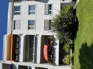 2,5-Raum-StadtWohnung mit großem Balkon .Am Landgericht