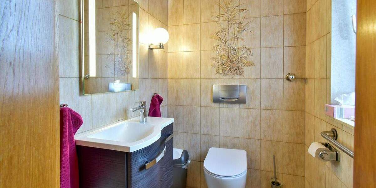 Besonderes, massives Einfamilienhaus in Duisburg-Mündelheim - pflegeleicht, hell & energieeffizient 4 zimmer