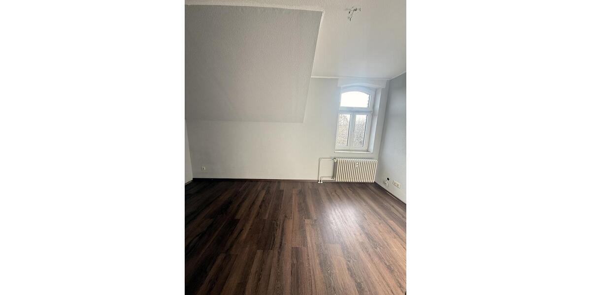 Dachgeschoßwohnung Duisburg Hamborn - 3.5 Zimmer, 69 m&sup2;, 432&euro; | Angebot:25524175