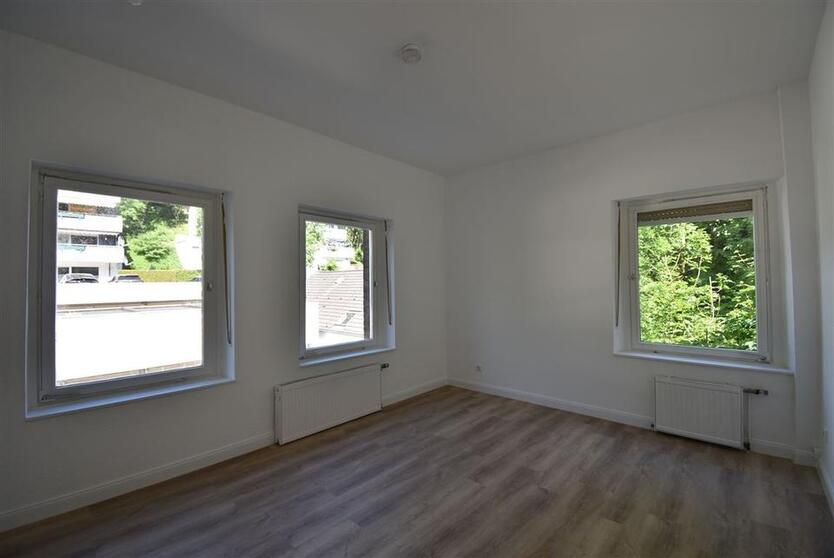 Renoviert! Bezugsfreie 2-Zimmer-Whg in V-Langenberg