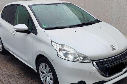 Peugeot 208 63.800 km 5.500 &euro; Oberhausen 46149