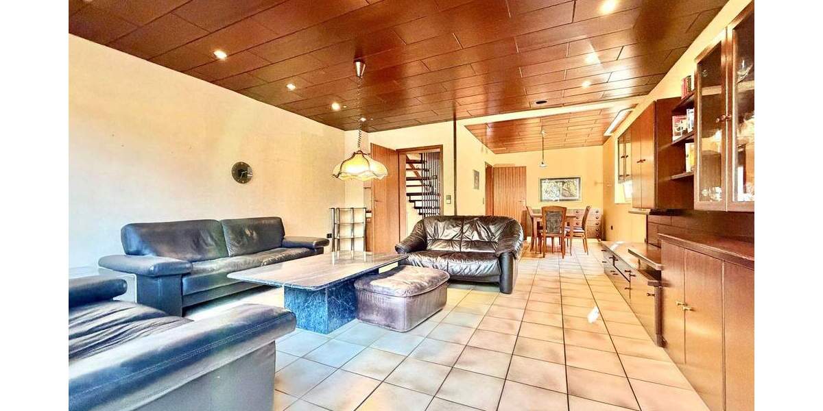 Mehrfamilienhaus, Wohnhaus Duisburg Hochemmerich - 4 Zimmer, 99 m&sup2;, 295.000&euro; | Angebot:25629847