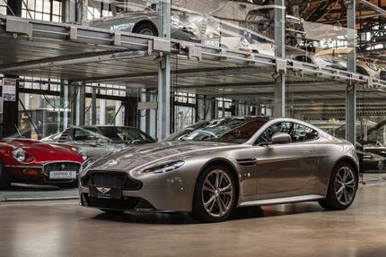 Aston Martin V12 Vantage