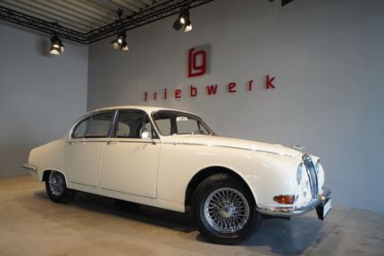 Jaguar S-Type 85.000 km 24.941 € Duisburg 47228