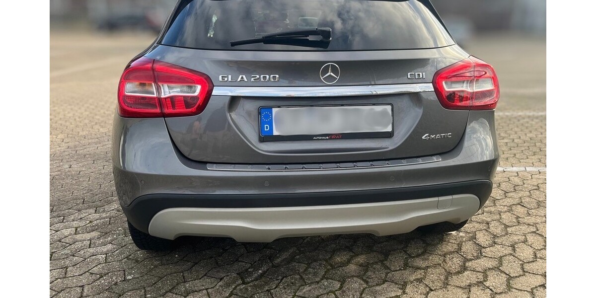 Mercedes-Benz GLA-Klasse 139.000 km 14.999 &euro; Krefeld 47798