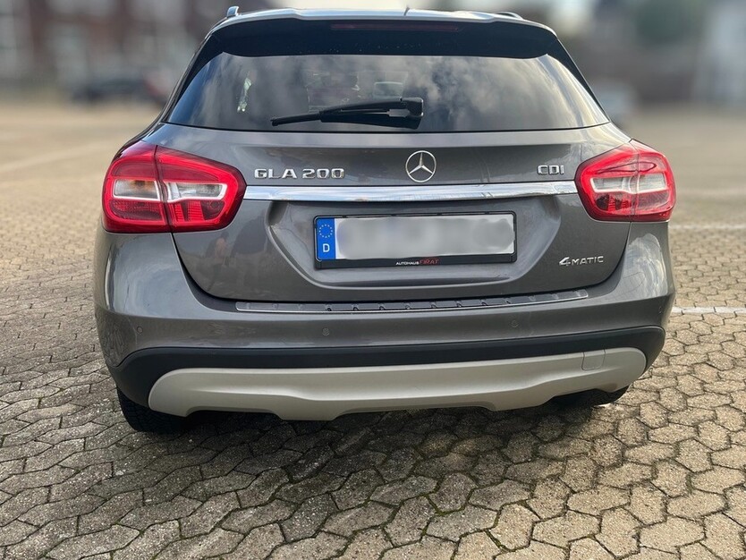 Mercedes-Benz GLA-Klasse 139.000 km 14.999 € Krefeld 47798