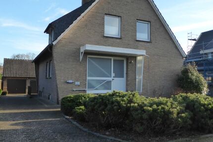 Provisionsfrei* Geräumiges, solides 2-FH mit Keller in Top Lage !!! - Haus Wesel Obrighoven-Lackhausen | Angebot:25566115