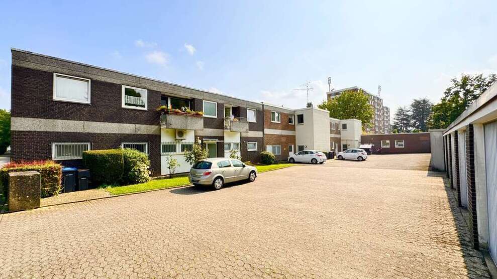 Haus zum Kaufen in Düsseldorf 2.390.000 € 855 m²