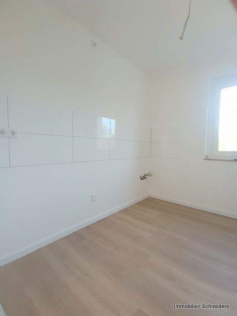 Krefeld-Cracau, Freiligrathstraße 42 - Tolle, kernsanierte 3-Zimmer-Wohnung mit Balkon ab Mitte Oktober zu mieten !! 3 zimmer