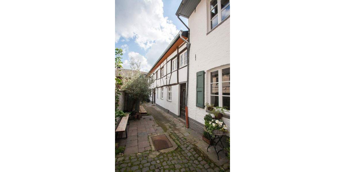 Reihenmittelhaus Krefeld Hüls - 2 Zimmer, 75 m&sup2;, 250.000&euro; | Angebot:25878466