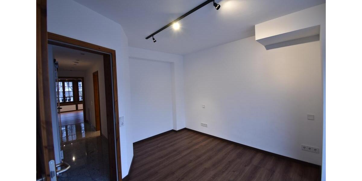 Etagenwohnung Düsseldorf - 2 Zimmer, 54 m&sup2;, 1.000&euro; | Angebot:26548233