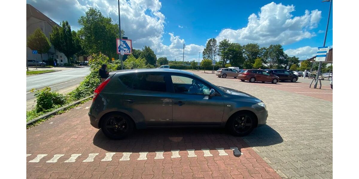 Hyundai i30 206.500 km 1.800 &euro; Gelsenkirchen 45886