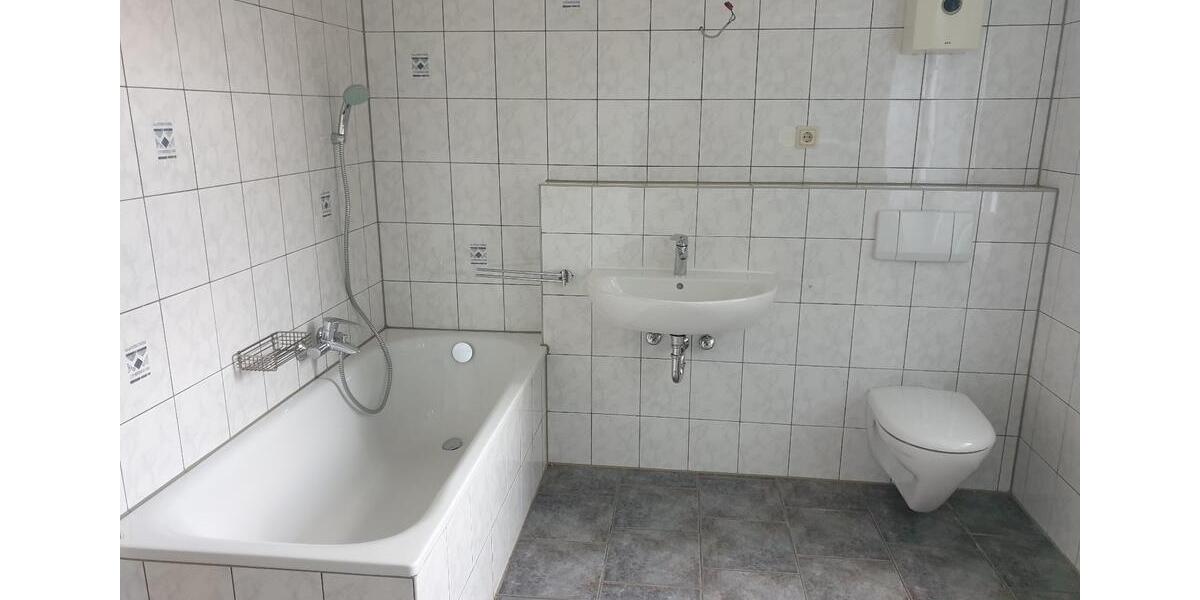 Erdgeschoßwohnung Duisburg Mittelmeiderich - 3 Zimmer, 75 m&sup2;, 600&euro; | Angebot:26321219