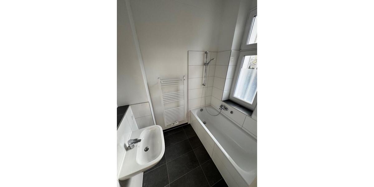 Erdgeschoßwohnung Essen Stadtbezirk III - 5 Zimmer, 142 m&sup2;, 1.480&euro; | Angebot:25515284