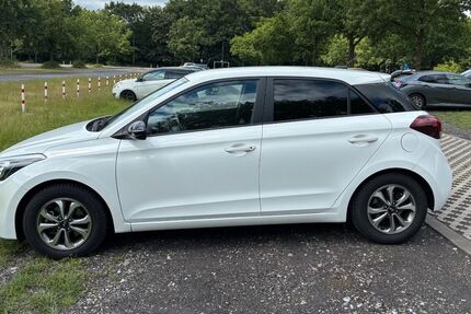 Hyundai i20 31.786 km 13.900 &euro; Gelsenkirchen 45894