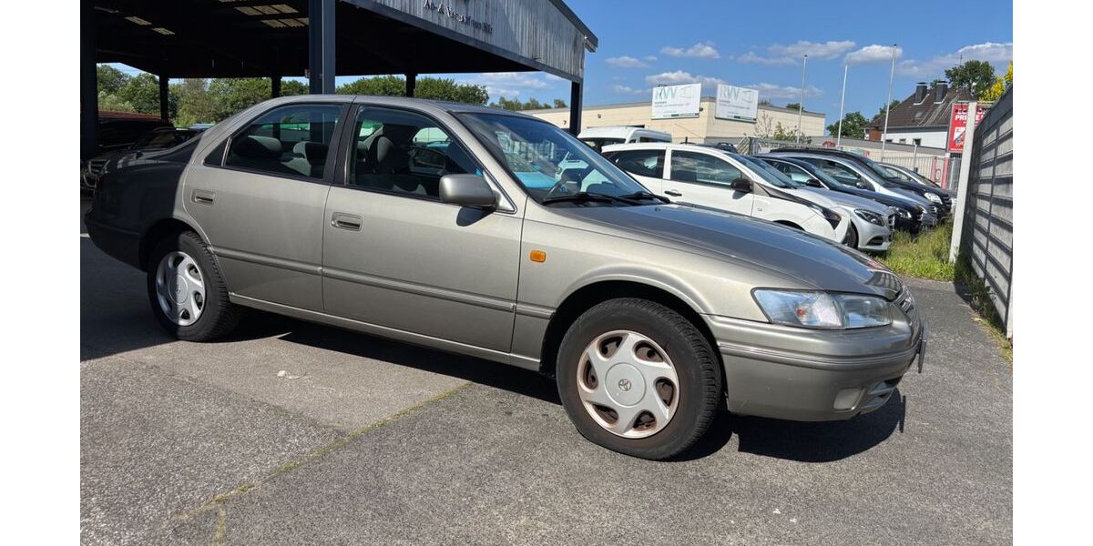Toyota Camry 122.000 km 3.499 &euro; Essen 45356