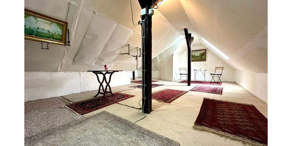 Modernisiertes Zweifamilienhaus mit großer Eigentümerwohnung in Alt-Hamborn! 6 zimmer