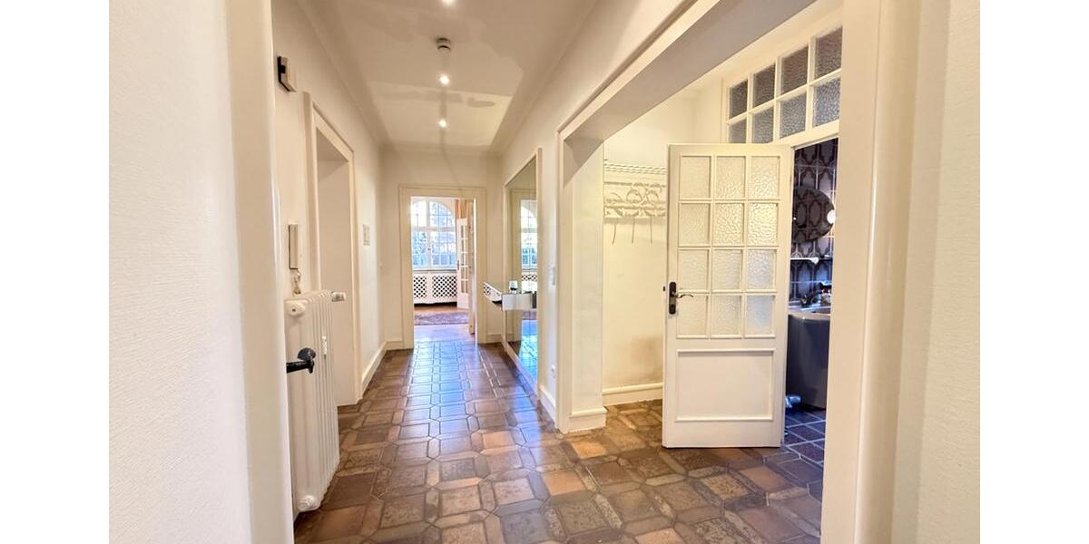 Einzigartiges Mietangebot: Historische Villa mit großem Garten | ca. 310 m² Wohnfläche 12 zimmer