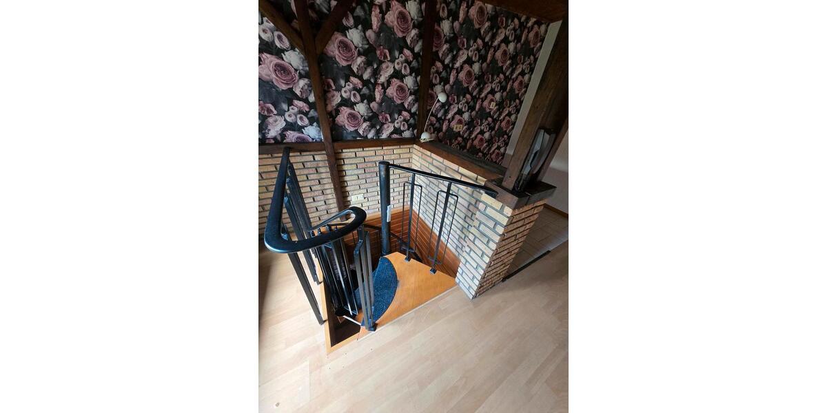 Erdgeschoßwohnung Duisburg Hamborn - 5 Zimmer, 166 m&sup2;, 175.000&euro; | Angebot:27108703