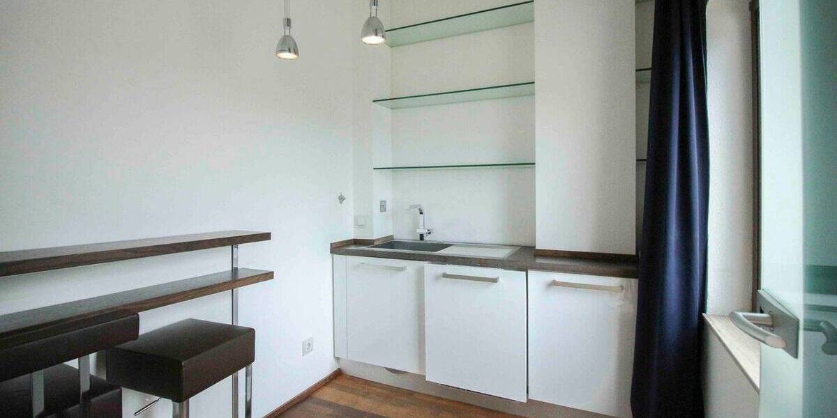 Leben in der Innenstadt: Gepflegtes Reihenmittelhaus samt Dachterrasse und TG-Stellplatz 5 zimmer