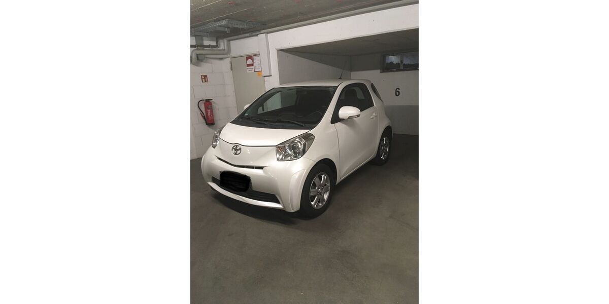 Toyota IQ 93.470 km 4.980 &euro; Oberhausen 46045