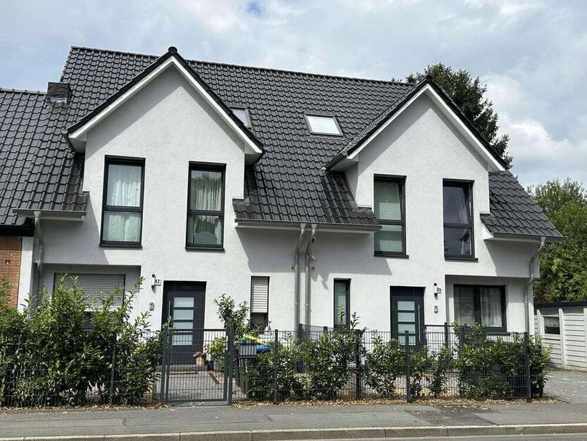 Haus zum Mieten in Düsseldorf 3.150 € 190 m²
