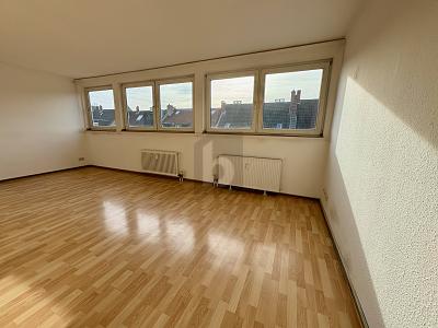 KOMPAKT, HELL UND KOMFORTABEL - Dachgeschoßwohnung Düsseldorf Stadtbezirk 3 | Angebot:26866080