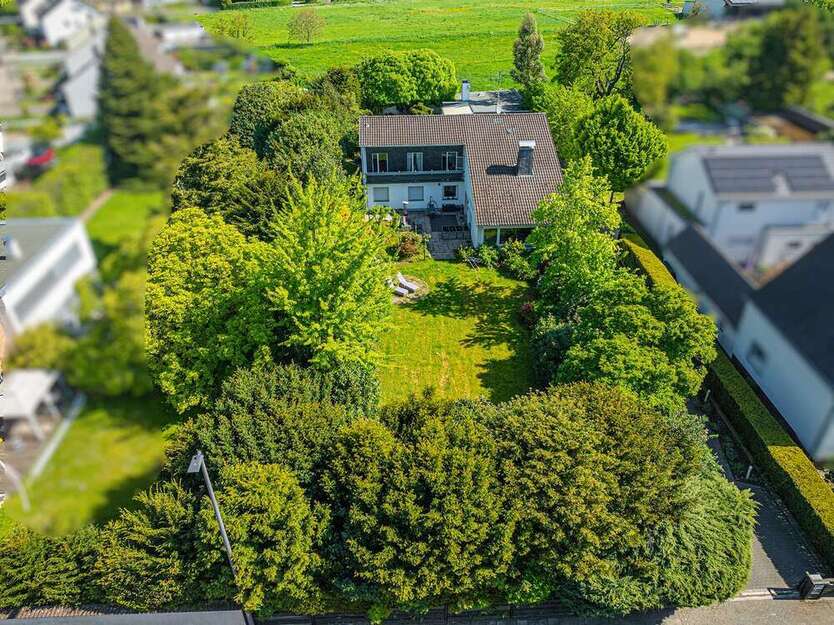 Haus zum Kaufen in Langenfeld 1.680.000 € 255 m²