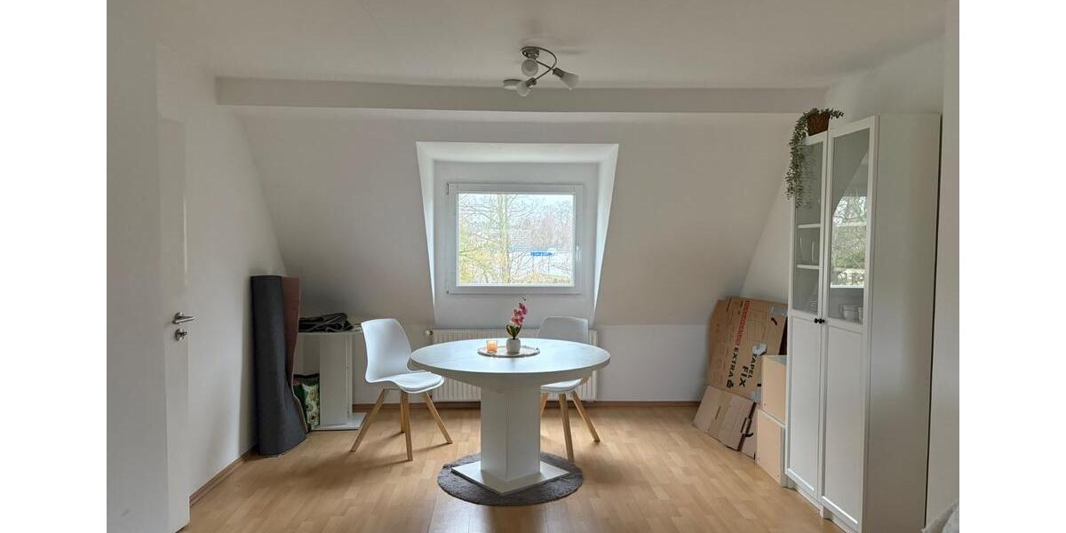 Dachgeschoßwohnung Mülheim an der Ruhr Rechtsruhr-Nord - 2 Zimmer, 70 m&sup2;, 400&euro; | Angebot:25067678